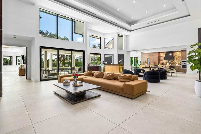 3 bedroom Single Family Residence at 4825 Bocaire Boulevard, Bocaire Country Club, Boca Raton — photo 1