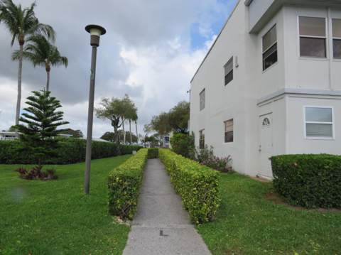557 Burgundy L, Delray Beach FL - photo 18 of 21