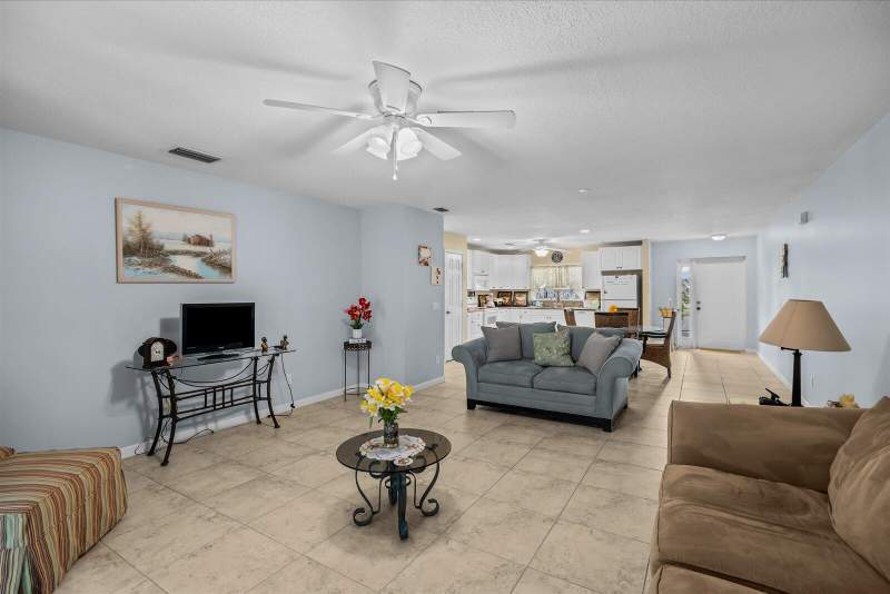 2 bedroom Condominium at 2074 SE Wild Meadow Circle, Meadows At Port St Lucie Buildings L/M, Port St. Lucie — photo 4