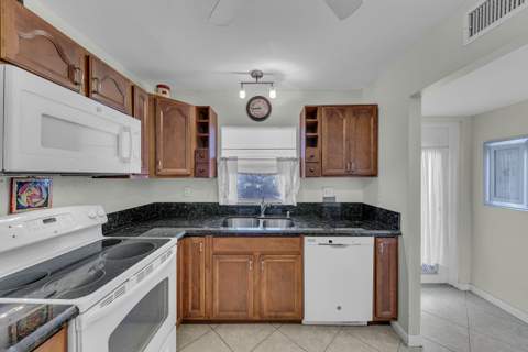 9401 Sunrise Lakes Boulevard #311, Sunrise FL - photo 16 of 44