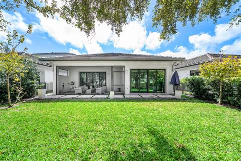 3069 Safflower Circle, West Palm Beach FL - photo 14 of 39