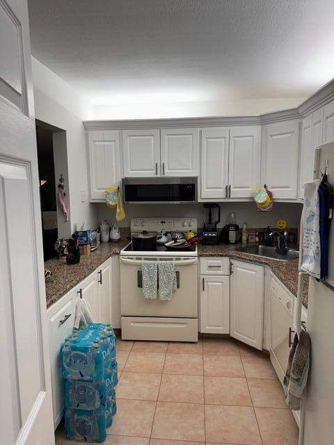 440 Pine Glen Lane #B-1, Greenacres FL - photo 8 of 27
