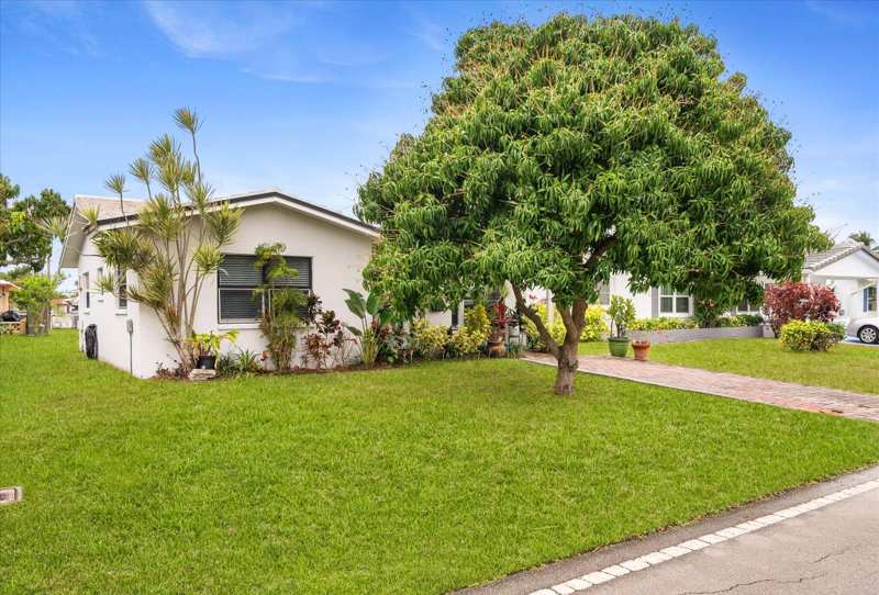 2 bedroom Single Family Residence at 5713 NW 84th Terrace, Mainlands Of Tamarac Lakes, Tamarac — photo 1