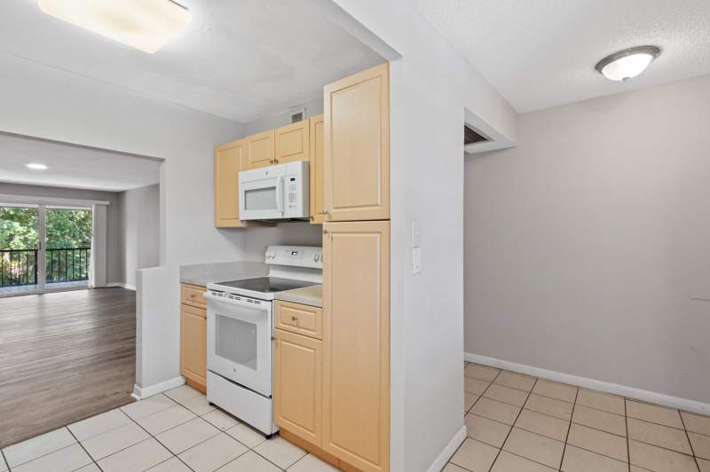 2 bedroom Condominium at 2700 Coral Springs Drive #309, Sandpiper Condo, Coral Springs — photo 4