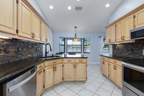 471 SE Ron Rico Terrace, Port St. Lucie FL - photo 11 of 32