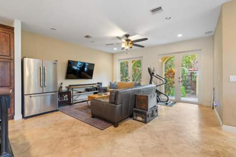 218 N Palmway, Lake Worth Beach FL - photo 12 of 40