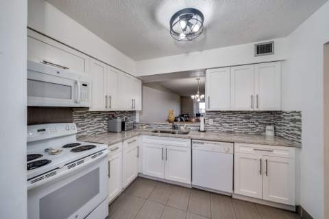 7301 NW 1st Street #402, Margate FL - photo 7 of 49