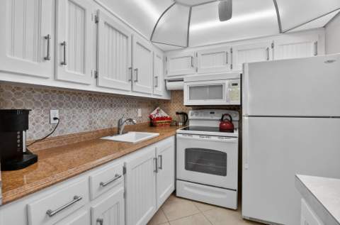 2010 N Farnham, Deerfield Beach FL - photo 15 of 83