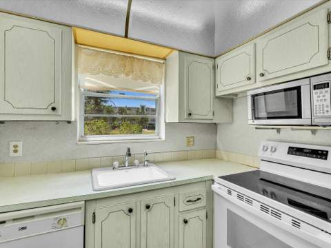 5 Markham A #A, Deerfield Beach FL - photo 10 of 53