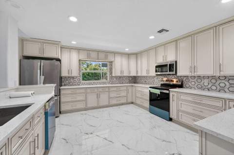 376 SW Paar Drive, Port St. Lucie FL - photo 13 of 47