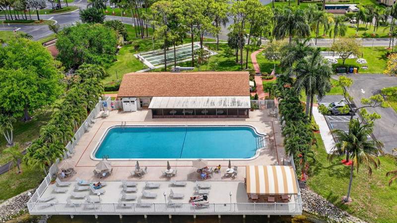 2 bedroom Condominium at 624 Sea Pine Way #B3, Pine Ridge North II Condo, Greenacres — photo 2