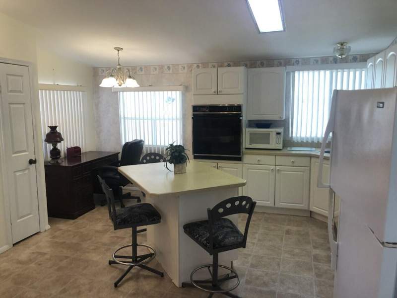 2 bedroom Manufactured Home at 7847 SE Swan Avenue, Ridgeway, Hobe Sound — photo 4