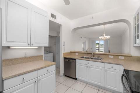 7623 Southampton Terrace #102, Tamarac FL - photo 17 of 61