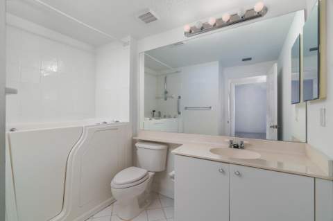 7623 Southampton Terrace #102, Tamarac FL - photo 24 of 61