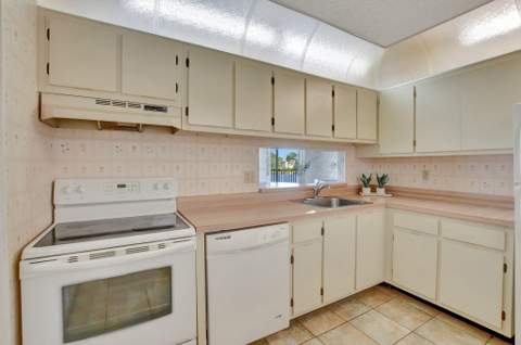5340 Las Verdes Circle #208, Delray Beach FL - photo 11 of 49