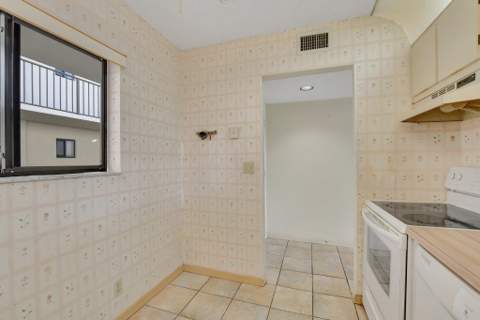 5340 Las Verdes Circle #208, Delray Beach FL - photo 12 of 49