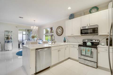 10118 SW Canossa Way, Port St. Lucie FL - photo 10 of 72
