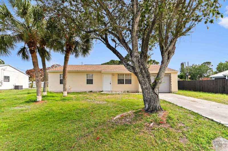 3 bedroom Single Family Residence at 2441 SE University Terrace, Port St Lucie, Port St. Lucie — photo 1