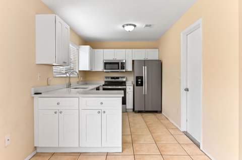 2441 SE University Terrace, Port St. Lucie FL - photo 8 of 22