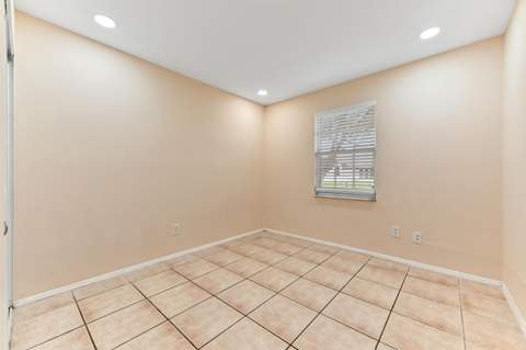 2441 SE University Terrace, Port St. Lucie FL - photo 9 of 22