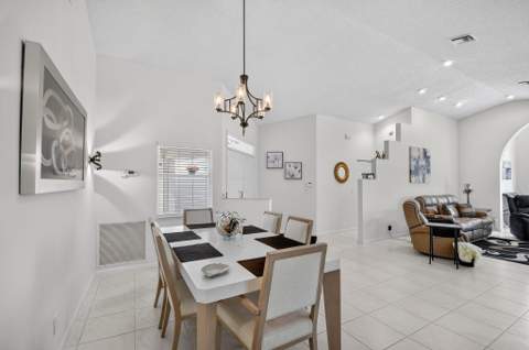 9718 Harbour Lake Circle, Boynton Beach FL - photo 8 of 107
