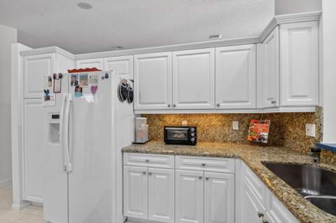 9718 Harbour Lake Circle, Boynton Beach FL - photo 14 of 107