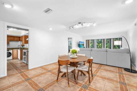 1823 Presidential Way #E101, West Palm Beach FL - photo 10 of 41