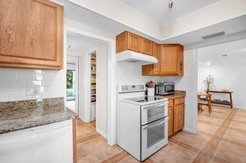 1823 Presidential Way #E101, West Palm Beach FL - photo 24 of 41