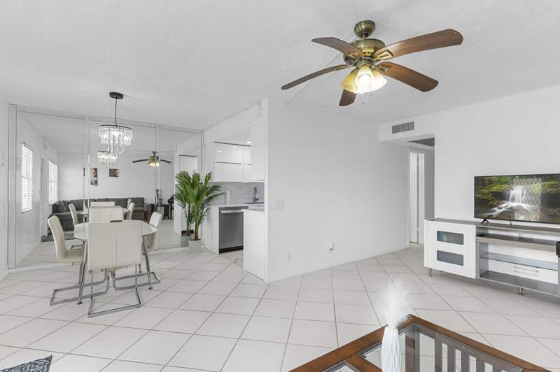 2 bedroom Condominium at 3028 Harwood D, Century Village, Deerfield Beach — photo 5