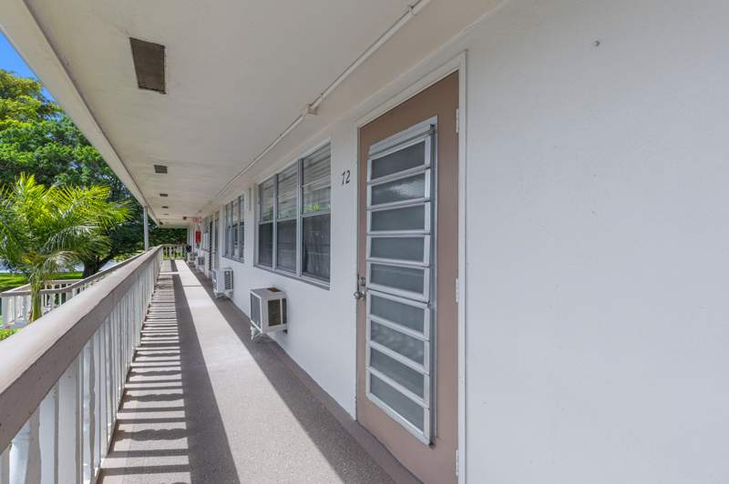 1 bedroom Condominium at 72 Ashby B, Century Village, Deerfield Beach — photo 3