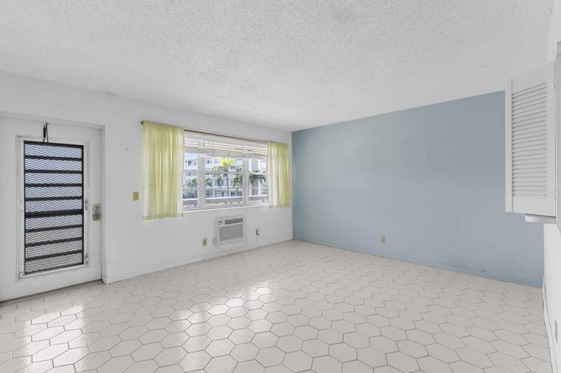 1 bedroom Condominium at 72 Ashby B, Century Village, Deerfield Beach — photo 5