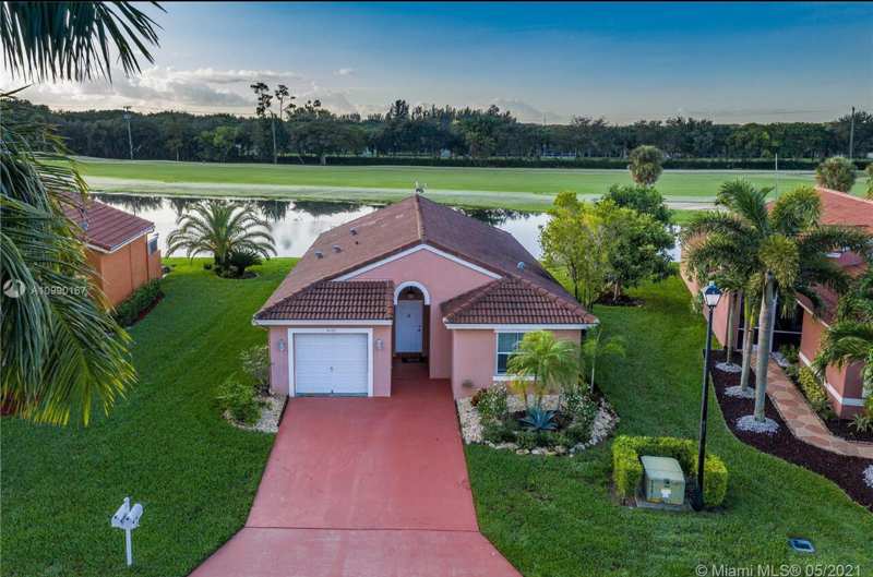 3 bedroom Single Family Residence at 8193 Pelican Harbour Drive, Balmoral Country Club Lacuna Pod C, Lake Worth — photo 1