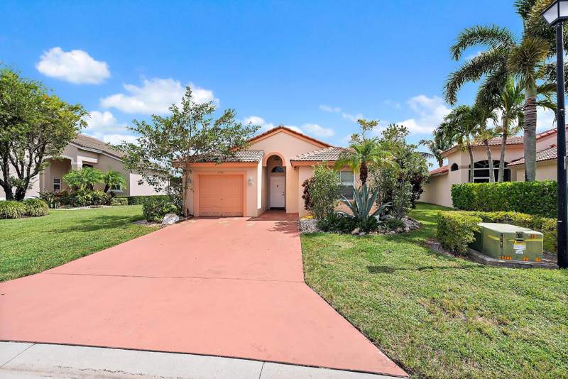 3 bedroom Single Family Residence at 8193 Pelican Harbour Drive, Balmoral Country Club Lacuna Pod C, Lake Worth — photo 2
