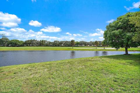 8193 Pelican Harbour Drive, Lake Worth FL - photo 19 of 23