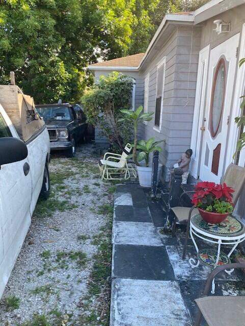 2 bedroom Single Family Residence at 102 NW 28th Way, Broward Park, Fort Lauderdale — photo 3