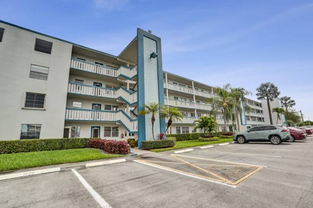 Lincoln At Century Village Condo