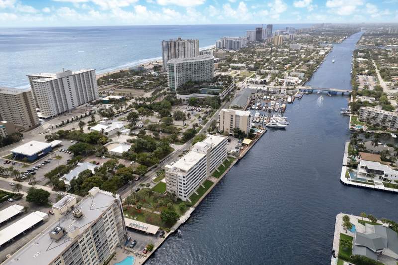 1 bedroom Stock Cooperative at 201 N Riverside Drive #402, Harbor House Apartment Co-Op, Pompano Beach — photo 3