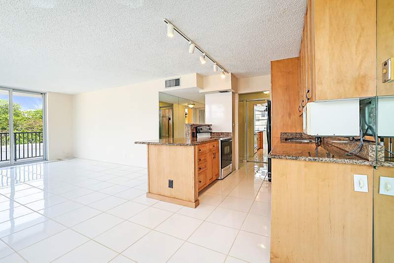 2 bedroom Condominium at 2121 N Ocean Boulevard #302e, Boca Towers Condo Portion, Boca Raton — photo 5