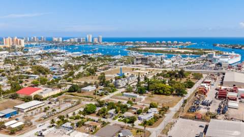 1102 W 11th Street, Riviera Beach FL - photo 6 of 9