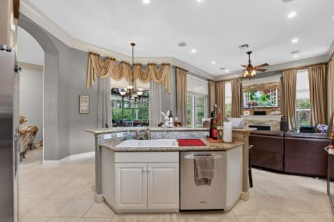 7741 NW 120th Drive, Parkland FL - photo 13 of 60