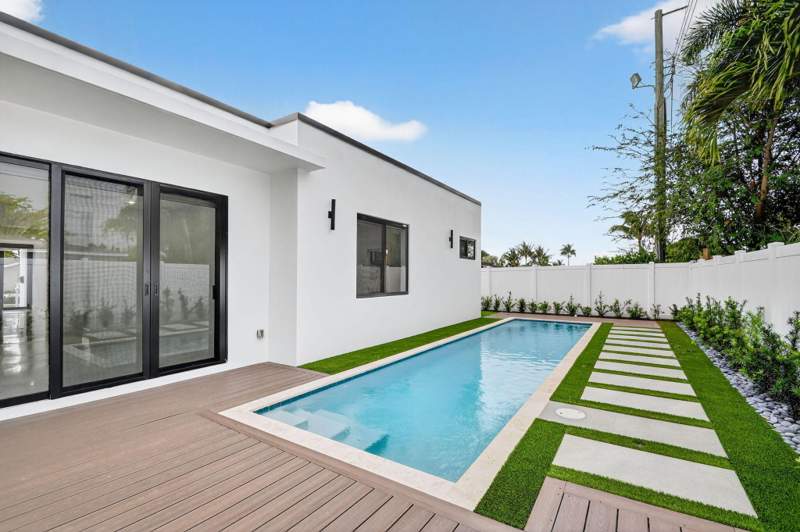 4 bedroom Single Family Residence at 504 Flotilla Road, North Palm Beach Village Of 1, North Palm Beach — photo 2