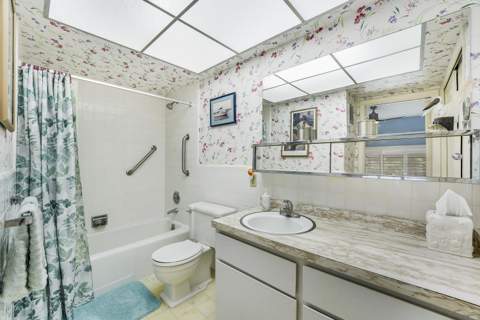 331 Tequesta Drive #213, Tequesta FL - photo 6 of 17