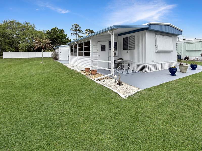 3 bedroom Manufactured Home at 9296 SW Michelle Drive, Royal Palm Mobile Home Community, Stuart — photo 3