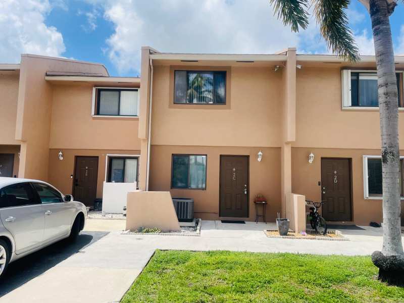 2 bedroom Condominium at 139 Sparrow Drive #2c, Royal Village Townhouses Cond, Royal Palm Beach — photo 1