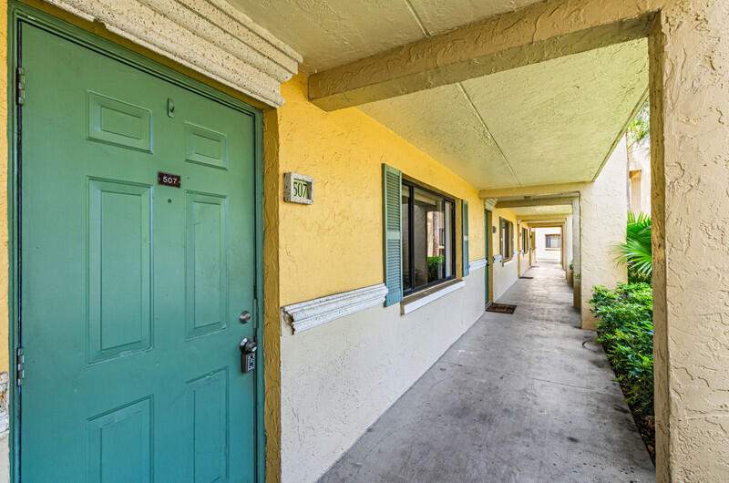 2 bedroom Condominium at 507 Meadows Circle, Meadows On The Green Cond, Boynton Beach — photo 2