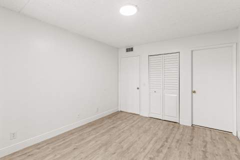 507 Meadows Circle, Boynton Beach FL - photo 14 of 23
