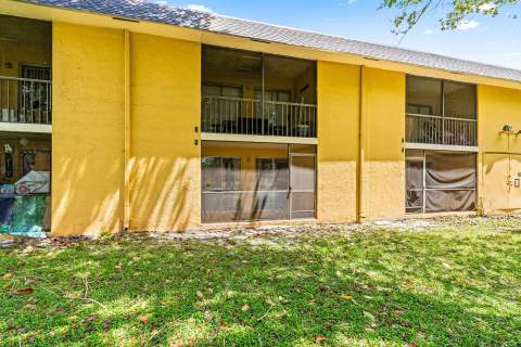 507 Meadows Circle, Boynton Beach FL - photo 22 of 23