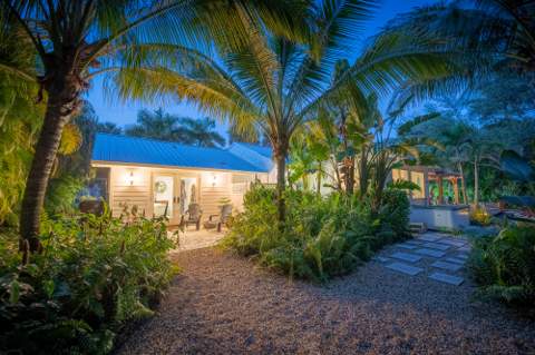 547 SW Riverview Street, Stuart FL - photo 7 of 62