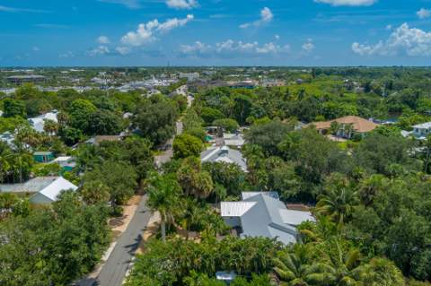 547 SW Riverview Street, Stuart FL - photo 17 of 62
