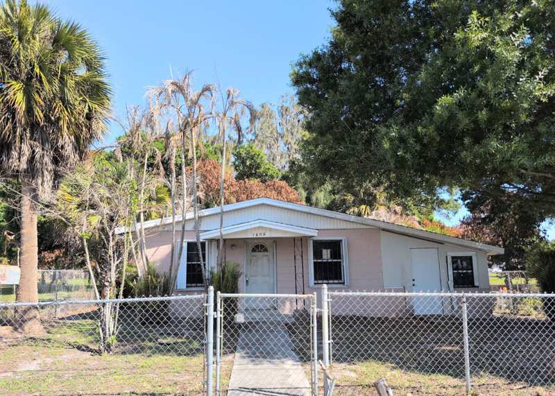 2 bedroom Single Family Residence at 1606 Avenue H, Hillcrest Subdivision, Fort Pierce — photo 1